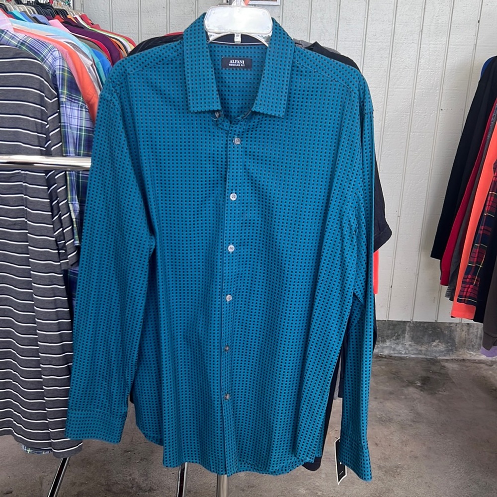 Brand new with tags, long sleeve Alfani Regular fit men’s shirt
